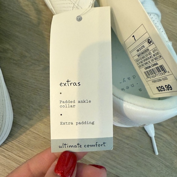 NWT A New Day Sneaker | Size 7 - Picture 5 of 5